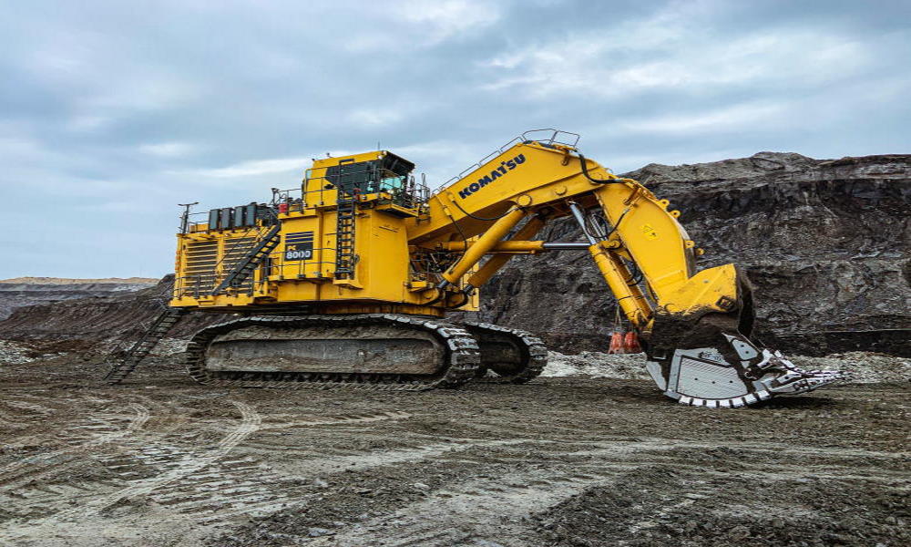 Komatsu PC8000-11 773 tons excavator