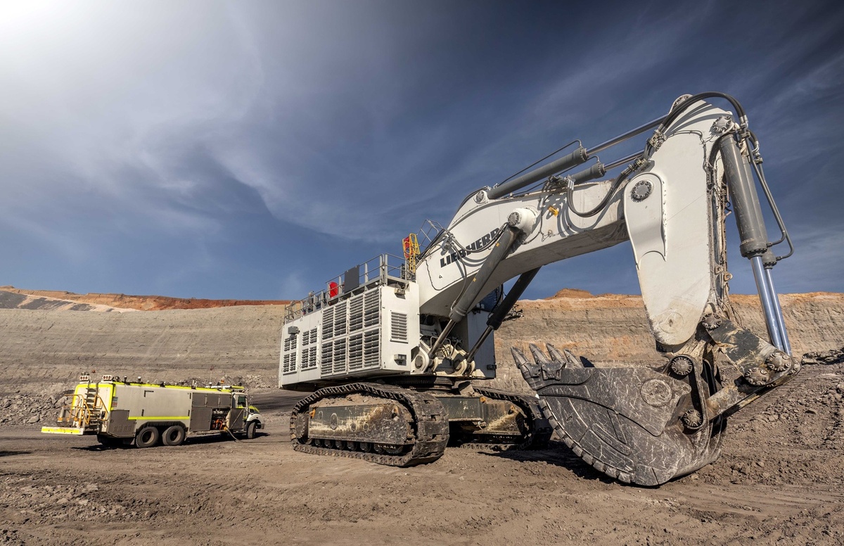 Liebherr R9600 G8 excavator